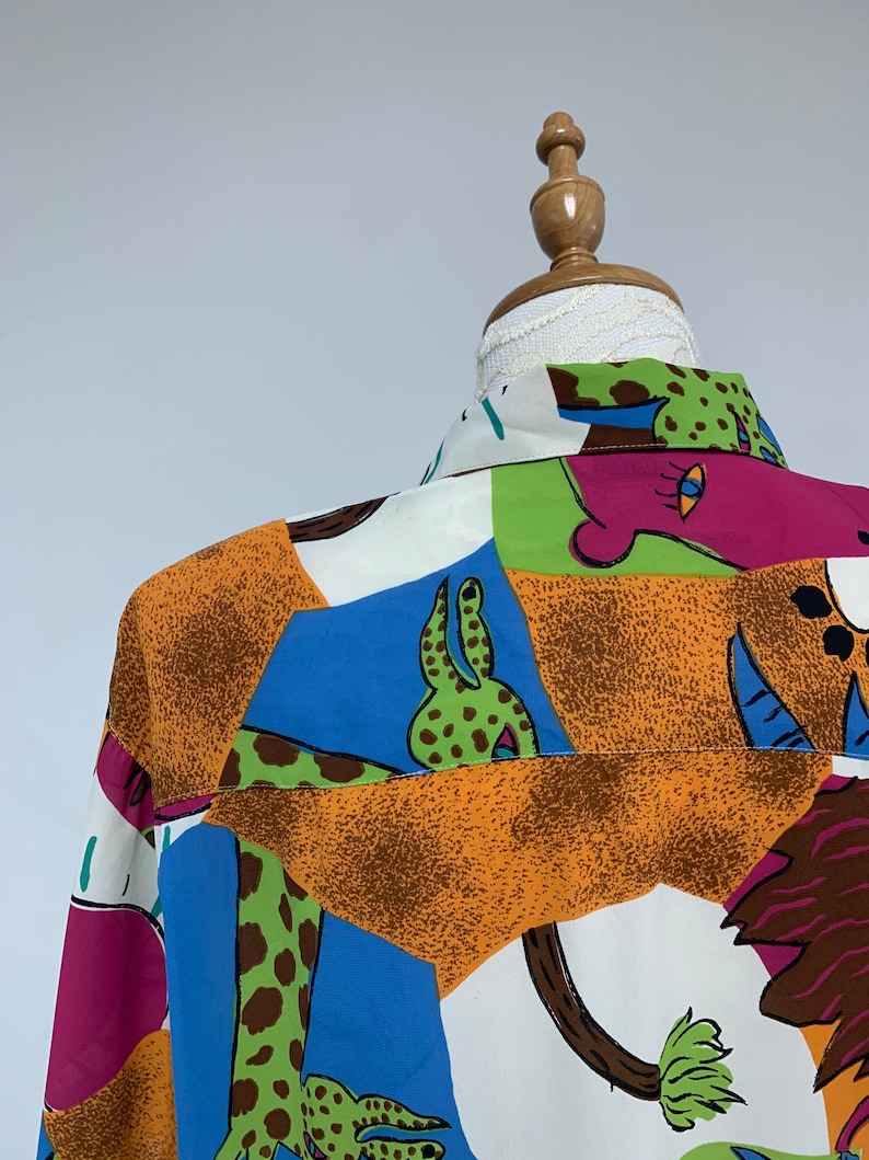Cute Japanese Vintage Animals Pattern Blouse Summer Blouse Made in Japan Size Medium Large