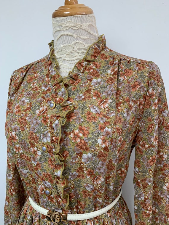 Fabulous 1970s Vintage Japanese Floral Pattern Pl… - image 2