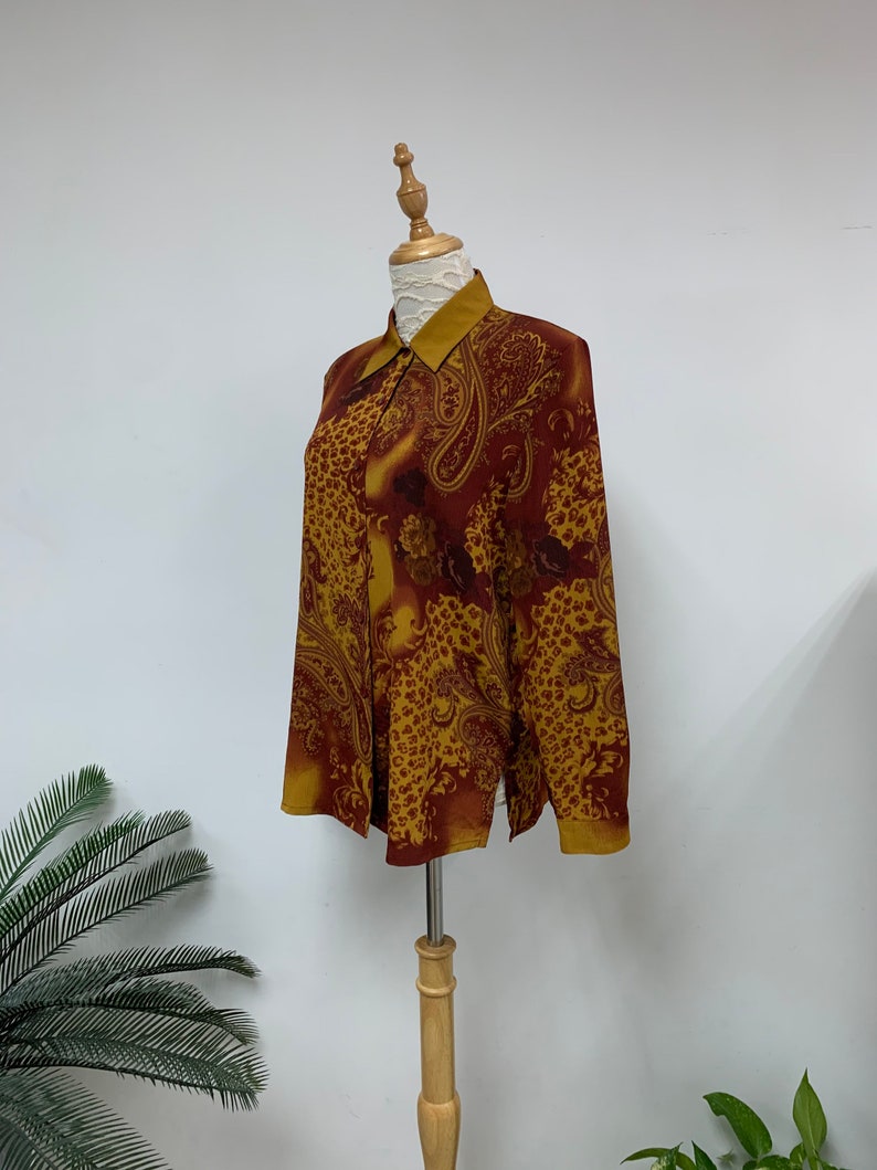 Amazing Japanese Vintage Novelty Print Blouse Paisley Floral Pattern Blouse Vintage Lady Shirt Made in Japan Size Medium