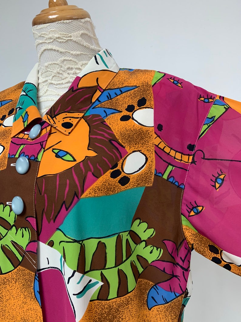 Cute Japanese Vintage Animals Pattern Blouse Summer Blouse Made in Japan Size Medium Large
