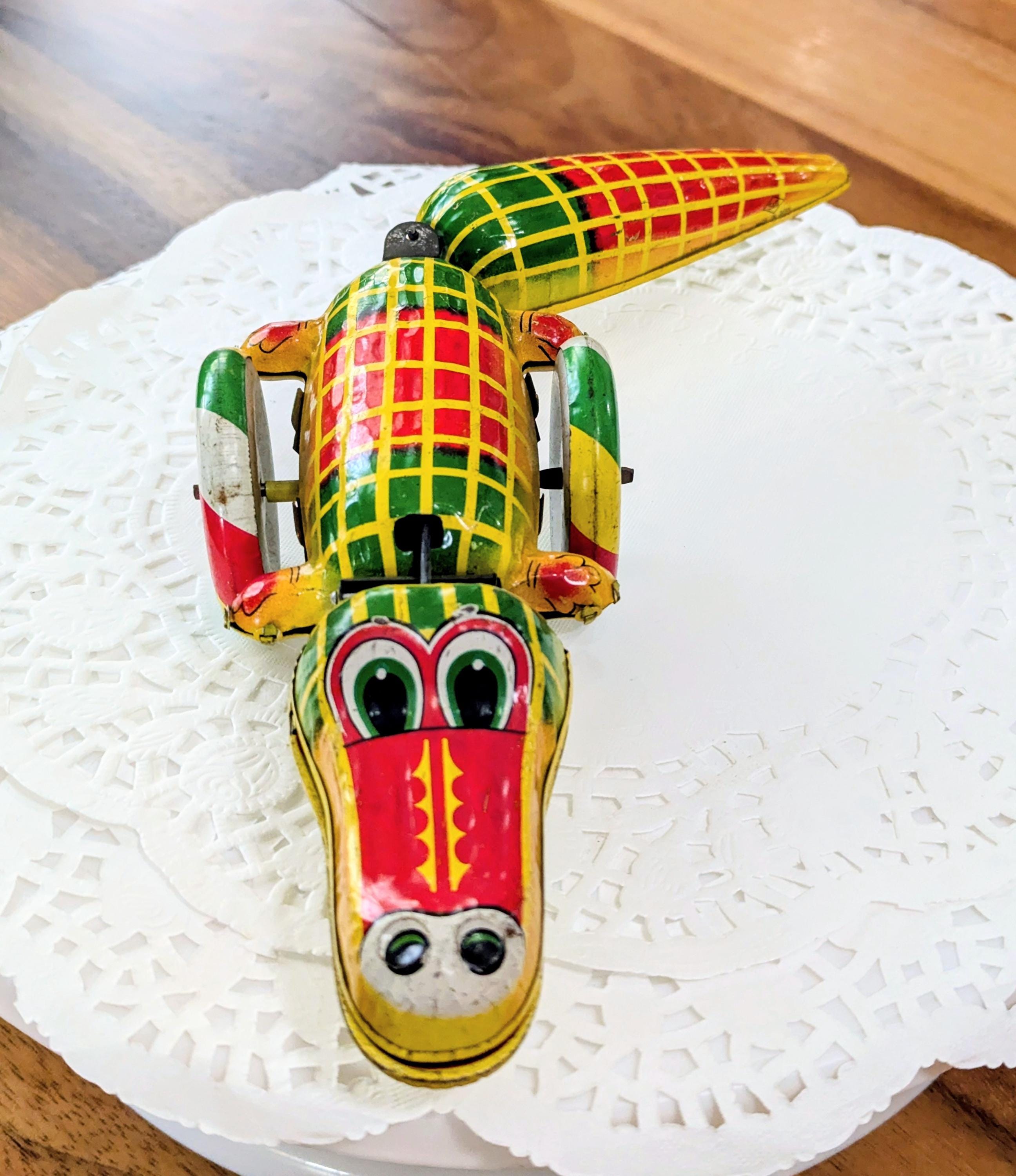 Antique- Suzuki Edwards- Alligator- Crocodile- Tin- Toy- Windup