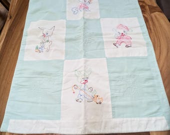 Vintage Boy and Girl Baby Quilt W/appliqué White Cotton 35” X 53