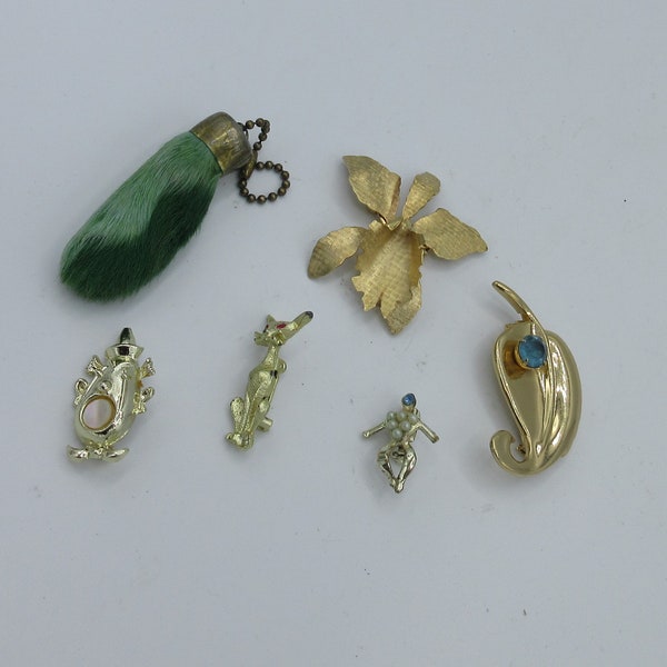 Vintage- Jewelry- Lot- Brooches- Costume- Craft- Jewelry Making- Resale- Rhinestone- Trinkets- Pins- Mid Century- MCM- 1950- 1980- Repurpose