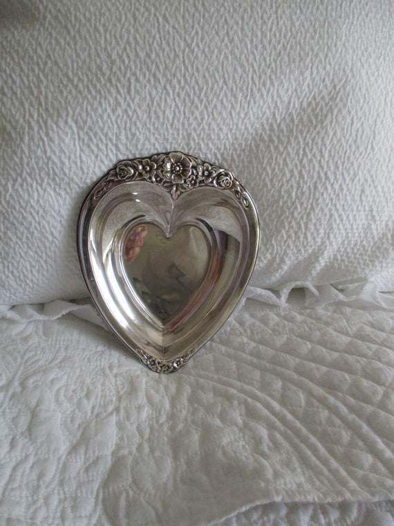 Vanity- Dish- Silver- Heart- Shape- Dresser- Dish… - image 1