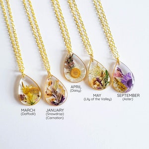 Birth month flower necklace, unique gift for her Birthday, pressed flower necklace, dried flower resin jewelry, botanical jewelry, nature