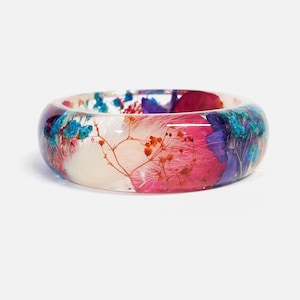 resin bangle bracelet, real flower bracelet, real flower jewelry bangle, resin jewelry, pressed flower jewelry, flower bangle, nature gifts