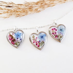 Flower Heart Locket Necklace, Customizable Resin Jewelry, Photo Keepsake Gift for Her