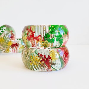 Green pressed flower bracelet, resin bracelet, real flower bracelet, plant mom gift, preserved flower bracelet, resin jewelry, gift for her