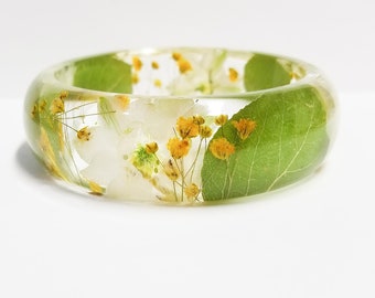 bijoux en résine, bracelet en résine, vrais bijoux de fleurs, bijoux de fleurs pressées, bijoux inspirés de la nature, bijoux jaunes et verts, cadeaux de maman