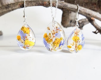 Mother's day gift for her - real flower jewelry set, earrings and necklace, pressed flower jewelry, real flower necklace, resin jewelry