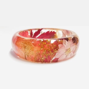pressed flower jewelry, pressed flower bangle bracelet, real flower bracelet, resin bangle, resin jewelry, handmade gift, gift for her mom