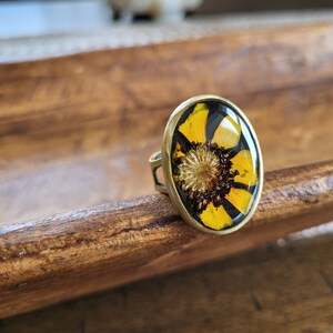 Black Eyed Susan Ring: Real Pressed Flower Resin Jewelry