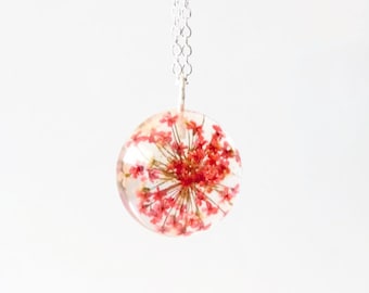 Real queen annie's lace flower necklace resin jewelry, pressed flower necklace, real flower necklace, preserved flower, nature in resin