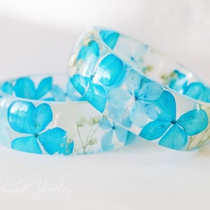 pressed real flower bracelet, resin bracelet, mothers day gifts, gift for mom, birthday gift idea for women, image 2