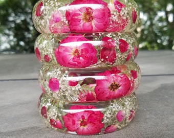 real flower resin bangle, real flower bracelet, resin bracelet, nature inspired jewelry, flower jewelry, flower bangle, gifts, rose bracelet