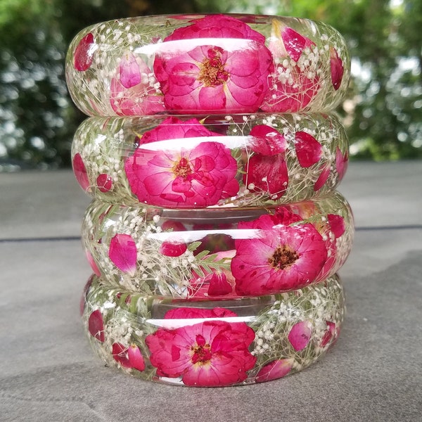 real flower resin bangle, real flower bracelet, resin bracelet, nature inspired jewelry, flower jewelry, flower bangle, gifts, rose bracelet
