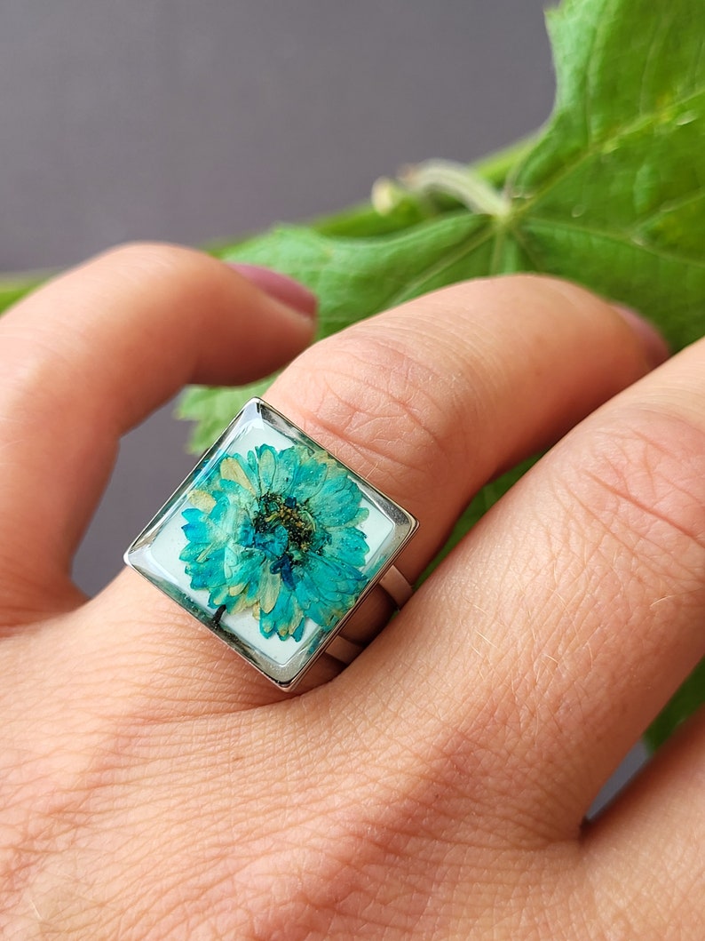 Turquoise real flower ring, resin flower ring, nature jewelry, cottage core jewelry, cottage core ring, nature inspired jewelry, gift image 3