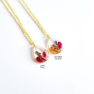 Birth Month Flower Necklace, Pressed Flower Resin Jewelry, Personalized Gift for Her, Botanical  Pendant, Unique Birthstone Jewelry
