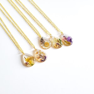 Birth Month Flower Necklace, Pressed Flower Resin Jewelry, Personalized Gift for Her, Botanical  Pendant, Unique Birthstone Jewelry