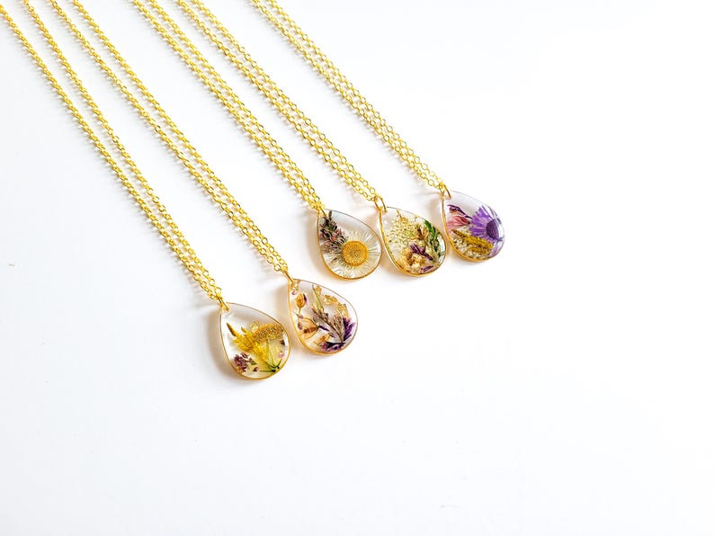 Birth Month Flower Necklace, Pressed Flower Resin Jewelry, Personalized Gift for Her, Botanical  Pendant, Unique Birthstone Jewelry