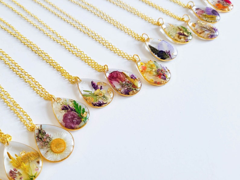 Birth month flower necklace, unique gift for her Birthday, pressed flower necklace, dried flower resin jewelry, botanical jewelry, nature image 10