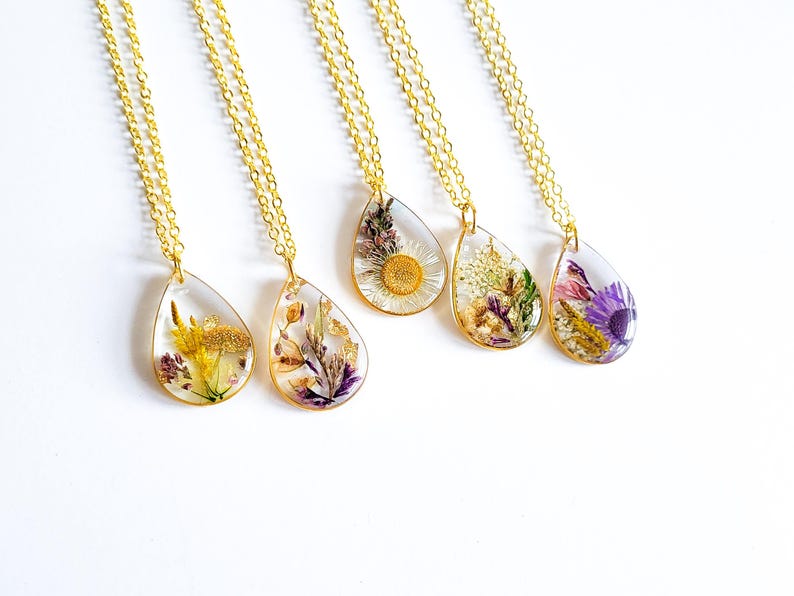 Birth Month Flower Necklace, Pressed Flower Resin Jewelry, Personalized Gift for Her, Botanical  Pendant, Unique Birthstone Jewelry