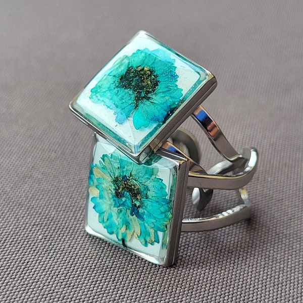 Turquoise real flower ring, resin flower ring, nature jewelry, cottage core jewelry, cottage core ring, nature inspired jewelry, gift