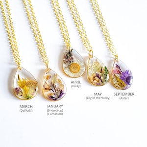 Birth Month Flower Necklace, Pressed Flower Resin Jewelry, Personalized Gift for Her, Botanical  Pendant, Unique Birthstone Jewelry