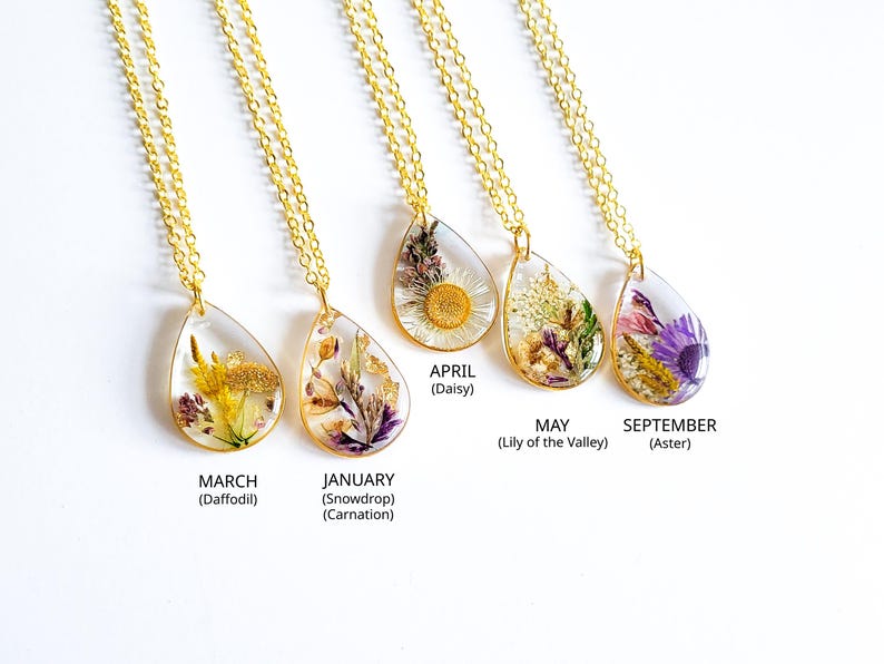 Birth Month Flower Necklace, Pressed Flower Resin Jewelry, Personalized Gift for Her, Botanical  Pendant, Unique Birthstone Jewelry