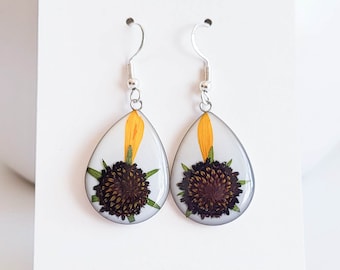 Boucles d’oreilles en fleurs de résine, boucles d’oreilles en fleurs séchées, boucles d’oreilles en fleurs pressées, boucles d’oreilles botaniques, bijoux botaniques, cadeau pour elle, cadeau pour les femmes