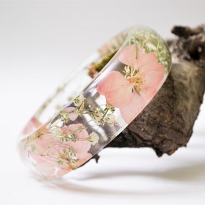 Pressed flower bracelet, real flower bangle, real flower jewelry, plant bracelet, handmade jewelry, unique gift for her, handmade gift