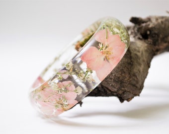 Pressed flower bracelet, real flower bangle, real flower jewelry, plant bracelet, handmade jewelry, unique gift for her, handmade gift