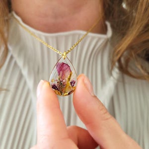 Birth Month Flower Necklace, Pressed Flower Resin Jewelry, Personalized Gift for Her, Botanical  Pendant, Unique Birthstone Jewelry