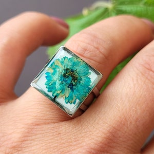 Turquoise real flower ring, resin flower ring, nature jewelry, cottage core jewelry, cottage core ring, nature inspired jewelry, gift image 2