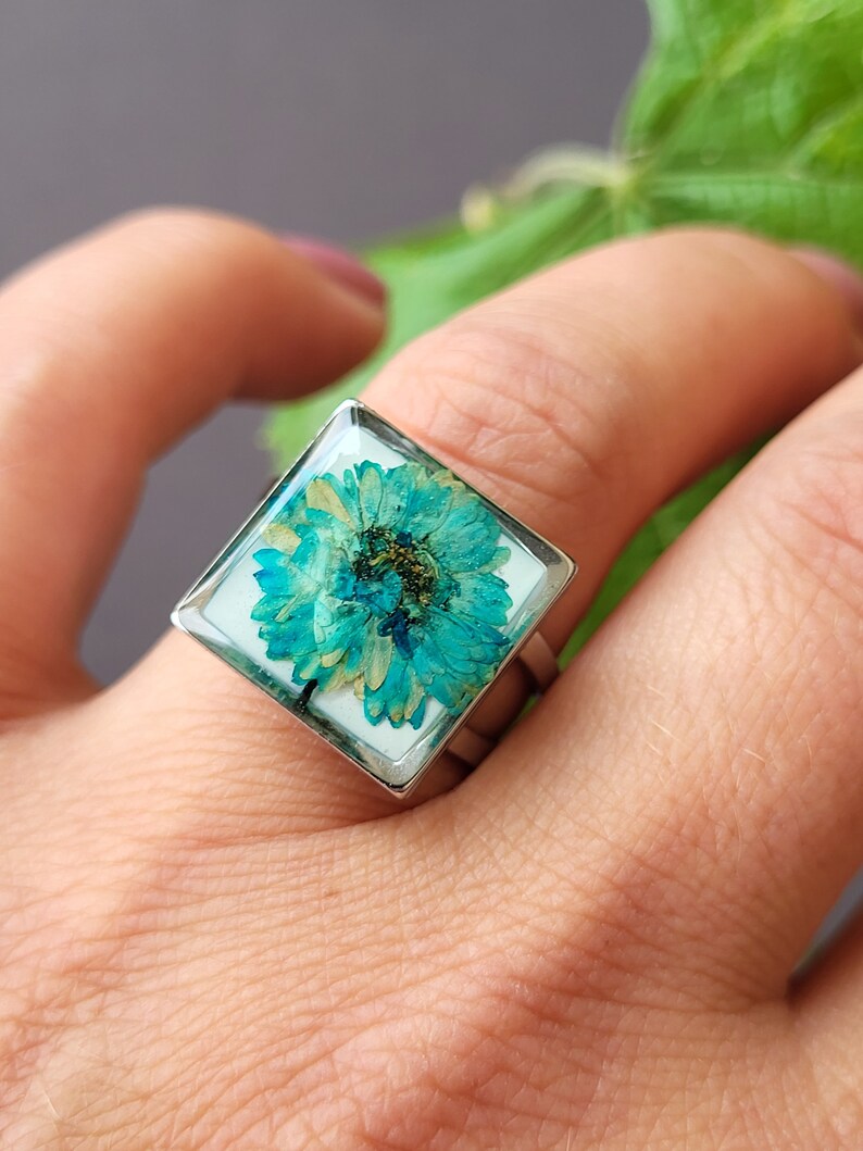 Turquoise real flower ring, resin flower ring, nature jewelry, cottage core jewelry, cottage core ring, nature inspired jewelry, gift image 2