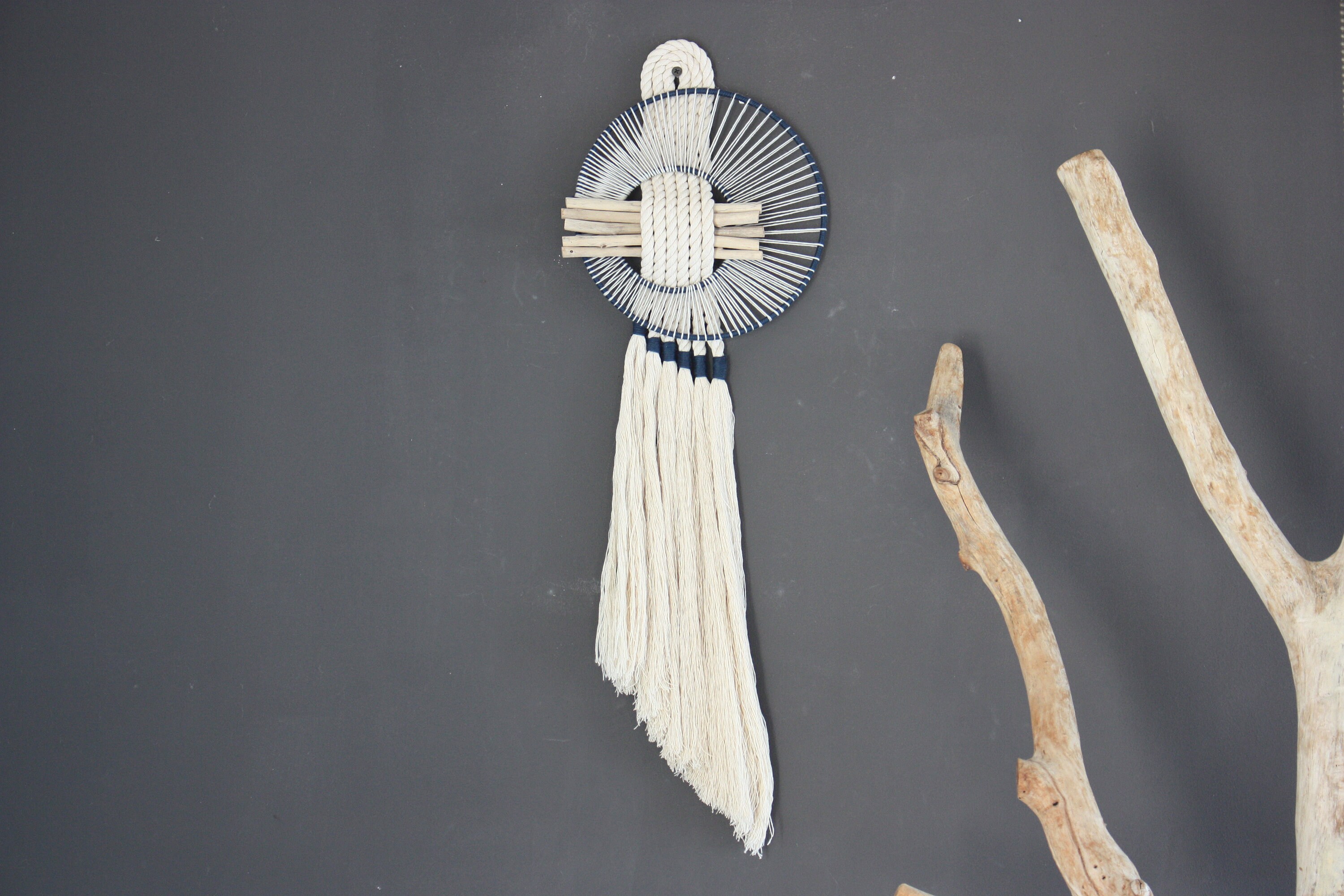 Décoration Murale Ethnique Art Déco, Beige et Marine, Collection Du Monde.