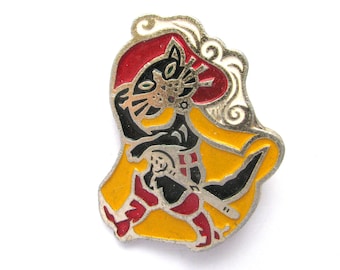 Puss in Boots Pin, Cat Pin, Vintage collectible badge, Soviet Vintage Pin, Soviet Pin, Made in USSR, 1980s