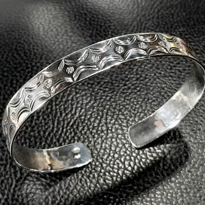 Brazalete de plata 925 Pulsera de plata esterlina Pulsera ajustable de metalistería artesanal Unisex Brazalete ancho Brazalete abierto Hecho a mano Brazalete martillado a mano