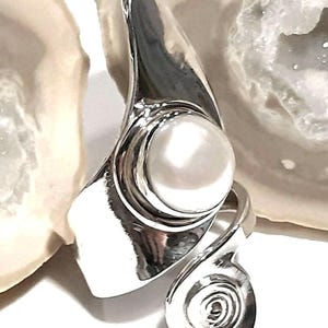 Pearl ring Sterling silver band Adjustable band Spiral ring Freshwater pearl ring Wrapped up band Circle ring Infinity ring Swirl band ring