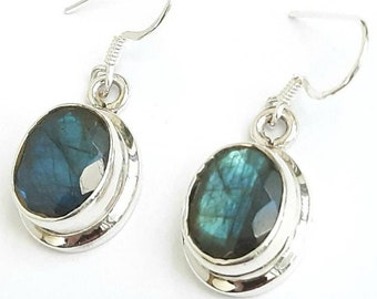 Pendientes de labradorita Pendientes de plata de ley Pendientes colgantes de labradorita Pendientes colgantes de labradorita Pendientes recortados Joyas de piedras preciosas de labradorita