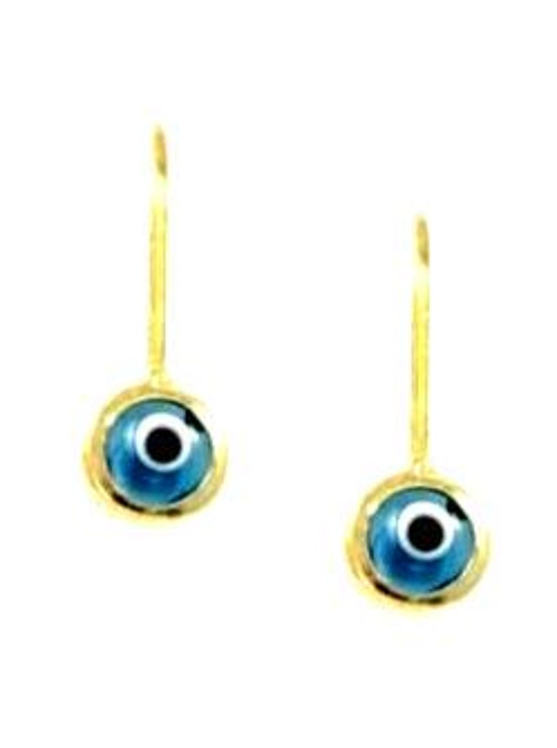 K&ouml;nnte beinhalten: Ein Paar goldene Ohrringe mit blauen b&ouml;sen Augen-Anh&auml;ngern. Die Ohrringe sind schlicht und elegant, perfekt f&uuml;r den Alltag.