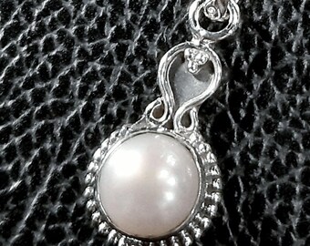 Collier avec pendentif en perles Collier en argent sterling 925 Collier avec perles naturelles et pierres précieuses Collier avec perles blanches naturelles Bijoux en perles d'eau douce