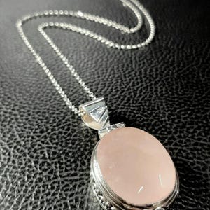 Rose quartz photo locket necklace Sterling silver locket Keepsake locket pendant Roze quartz gemstone locket Movable lid pendant Poison box