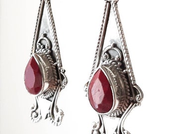 Ruby earrings 925 Sterling silver earrings Ruby dangle earrings July birthstone earrings Ruby dangles Ruby gemstone earrings Ruby jewelry