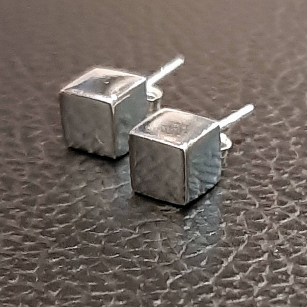 Cube earrings 925 Sterling silver 4mm Cube stud earrings Cube studs Men's cube studs Unisex 3D cube studs Geometric studs Minimalist studs