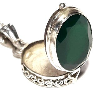 Green onyx locket necklace Sterling silver locket Photo locket Keepsake Poison box pendant necklace Movable lid pendant Secret compartment