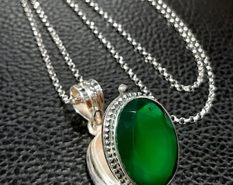 Green onyx locket necklace Sterling silver locket Photo locket Keepsake  Poison box pendant necklace Movable lid pendant Secret compartment