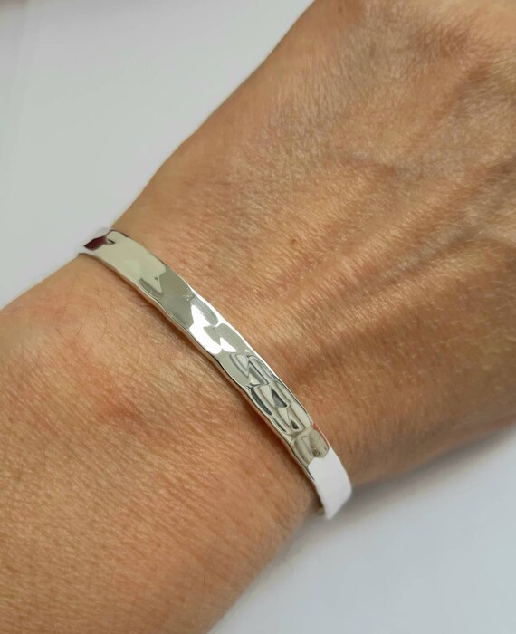 Wide cuff best sale