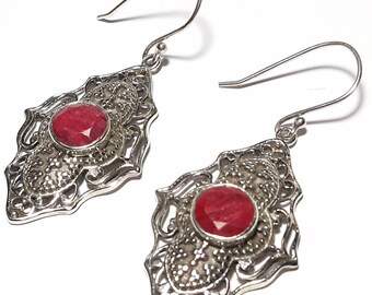 Orecchini con rubino Orecchini in argento Sterling 925 Orecchini pendenti con rubino Orecchini con pietra portafortuna di luglio Pendenti con rubino Orecchini con pietre preziose di rubino Gioielli con rubino