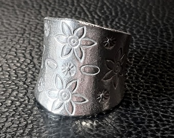 Tube ring Sterling silver ring Adjustable band Floral band Full finger Long ring 925 silver tube ring Hand hammered ring Boho Flower ring